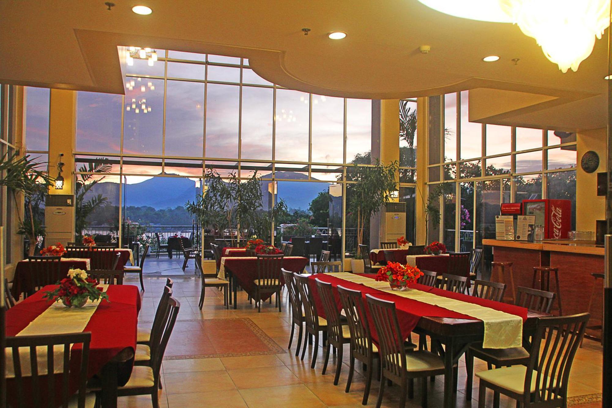 Hotel Palacio Puerto Princesa Esterno foto