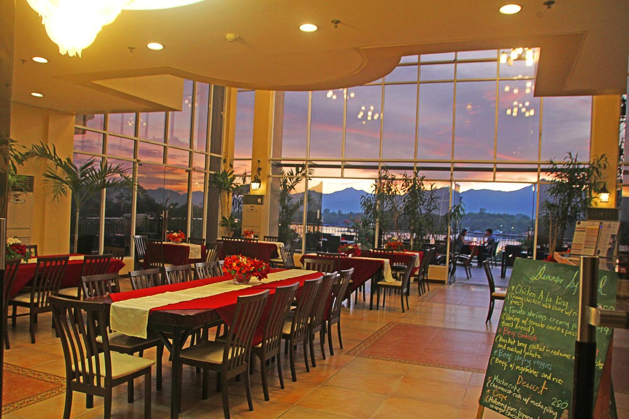 Hotel Palacio Puerto Princesa Esterno foto