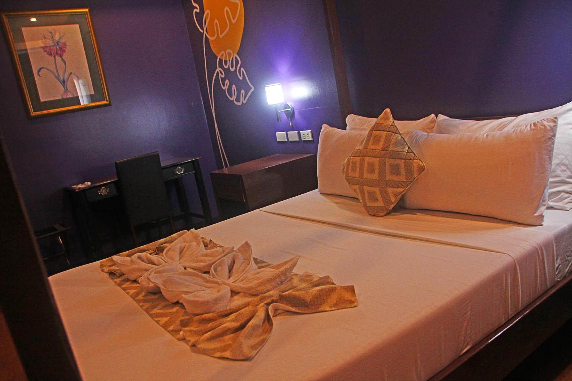 Hotel Palacio Puerto Princesa Esterno foto